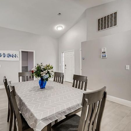 Luxurious House With A Pool, Spa, And Patio, Sleeps 6 Comfortably Las Vegas Eksteriør billede