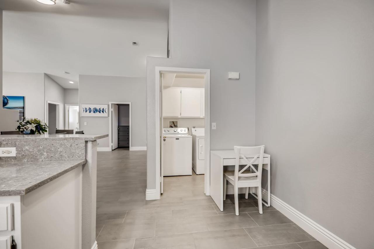 Luxurious House With A Pool, Spa, And Patio, Sleeps 6 Comfortably Las Vegas Eksteriør billede