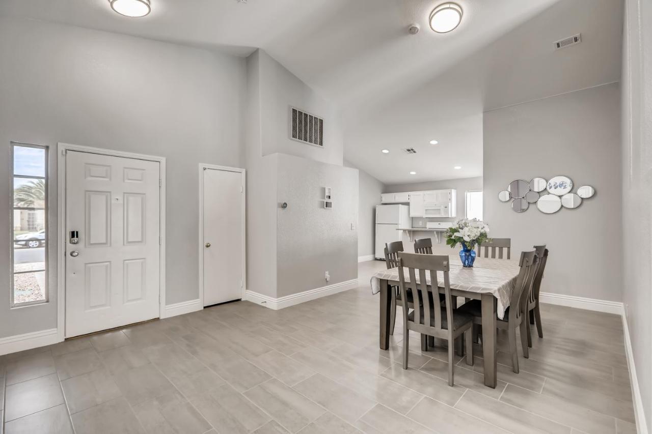 Luxurious House With A Pool, Spa, And Patio, Sleeps 6 Comfortably Las Vegas Eksteriør billede