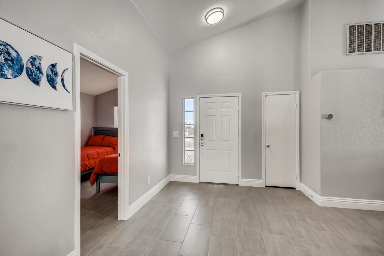 Luxurious House With A Pool, Spa, And Patio, Sleeps 6 Comfortably Las Vegas Eksteriør billede