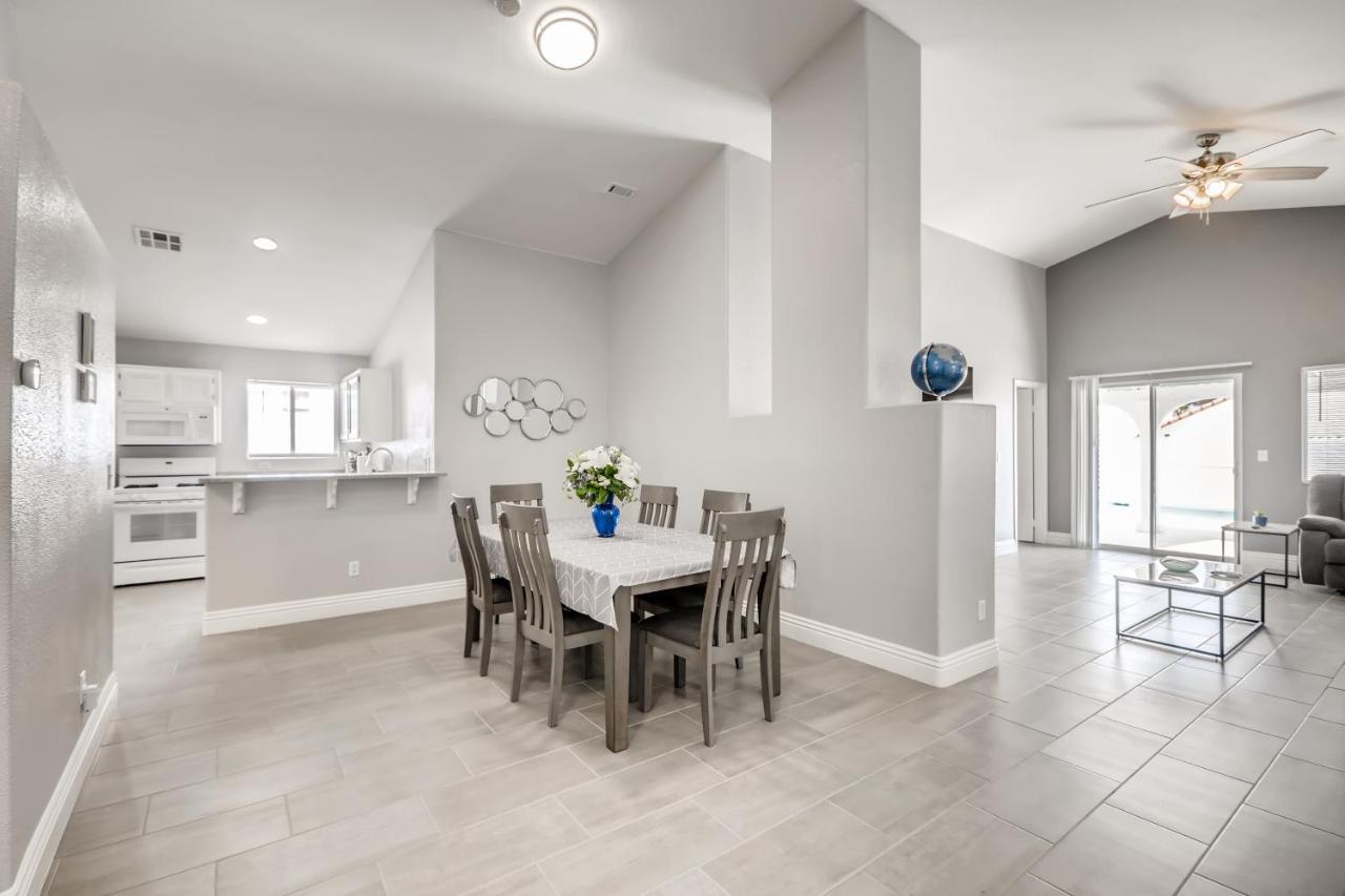 Luxurious House With A Pool, Spa, And Patio, Sleeps 6 Comfortably Las Vegas Eksteriør billede