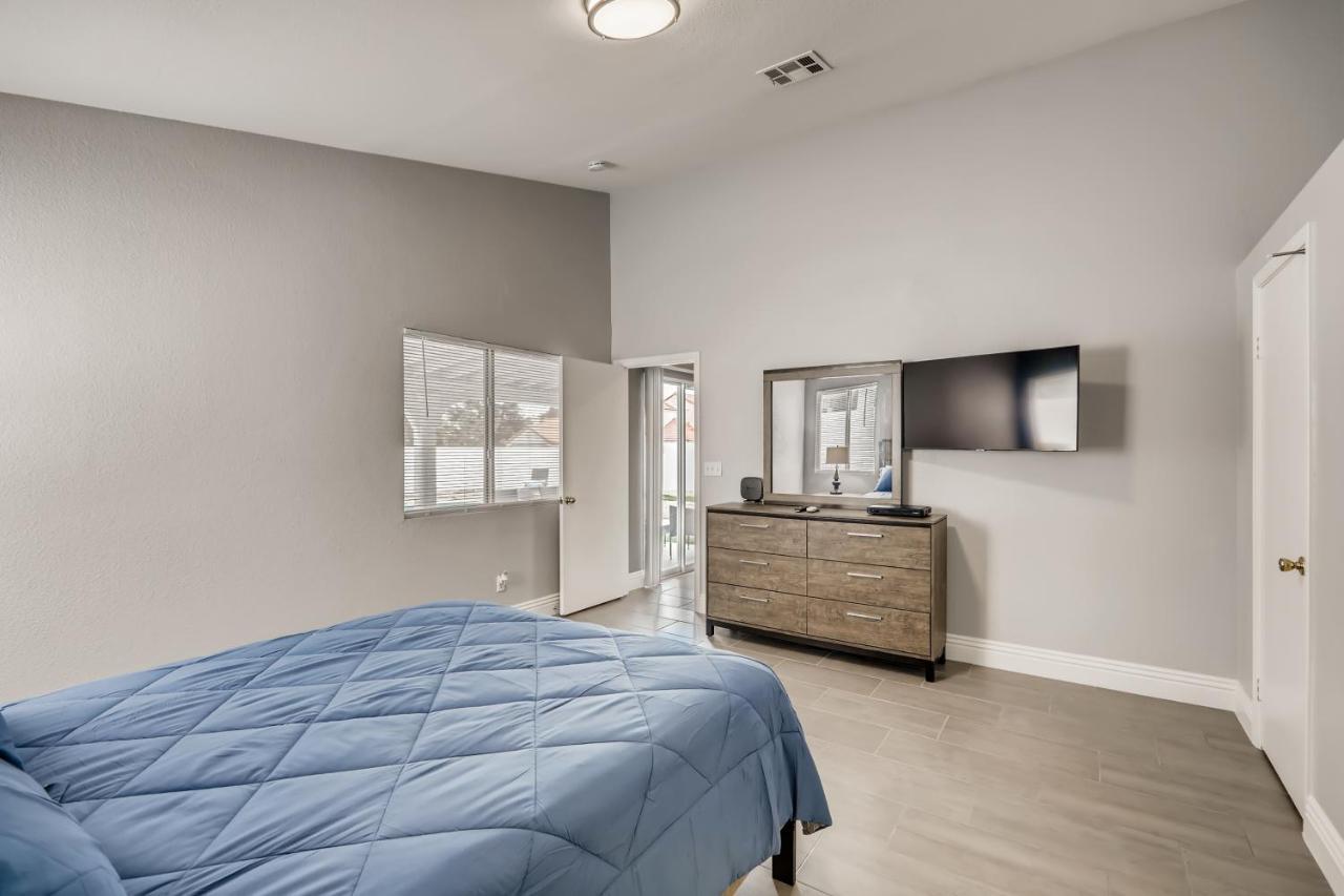 Luxurious House With A Pool, Spa, And Patio, Sleeps 6 Comfortably Las Vegas Eksteriør billede
