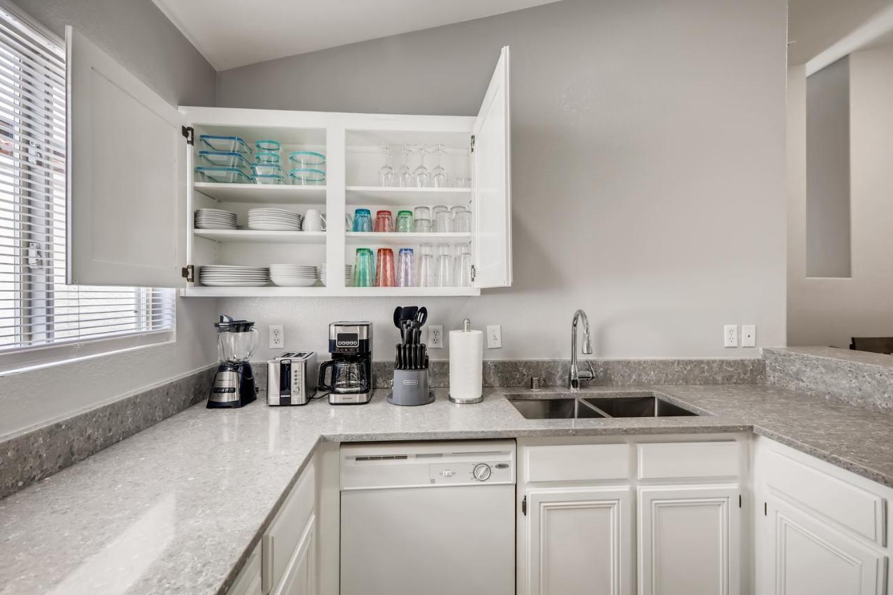 Luxurious House With A Pool, Spa, And Patio, Sleeps 6 Comfortably Las Vegas Eksteriør billede