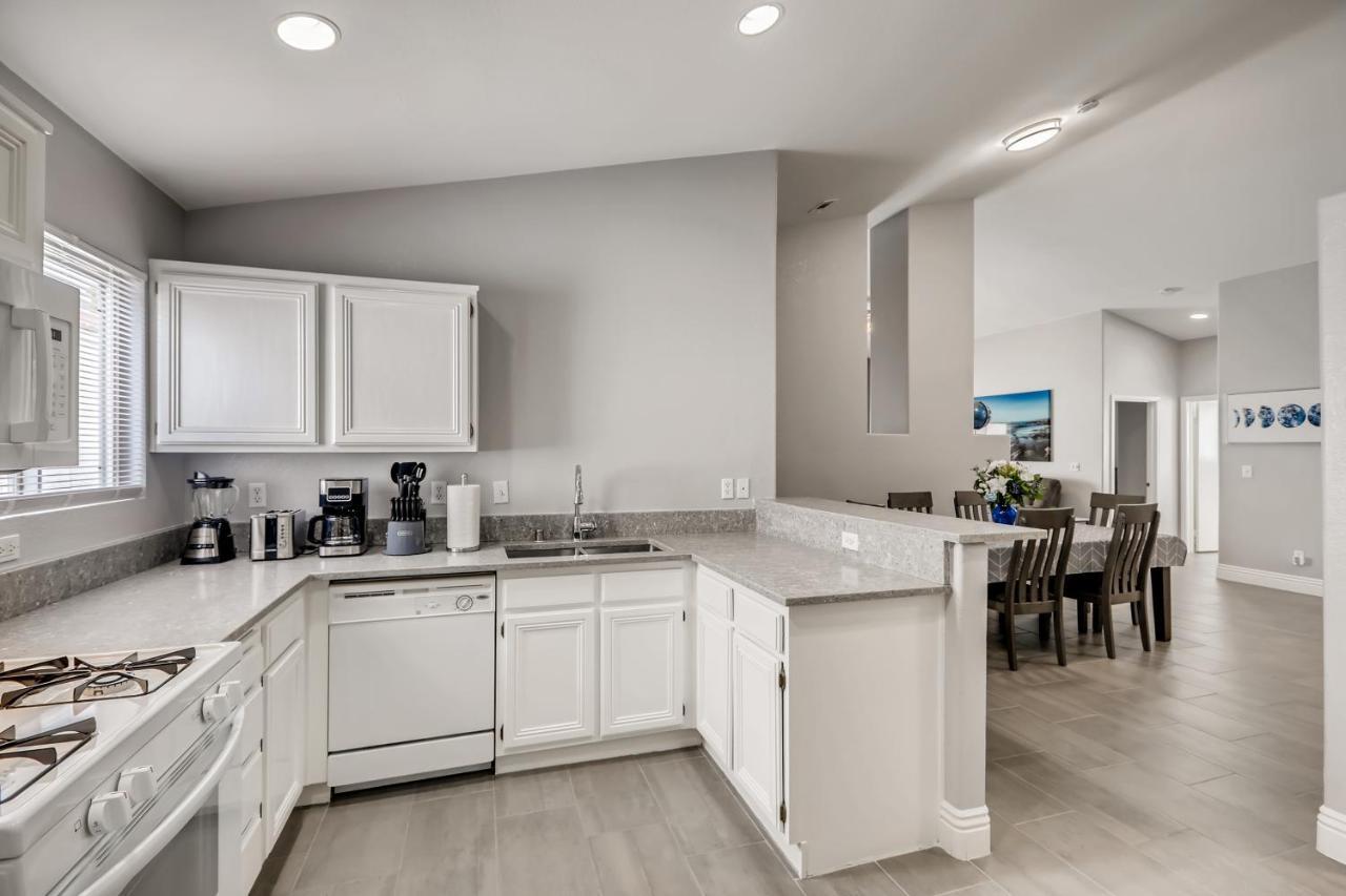 Luxurious House With A Pool, Spa, And Patio, Sleeps 6 Comfortably Las Vegas Eksteriør billede