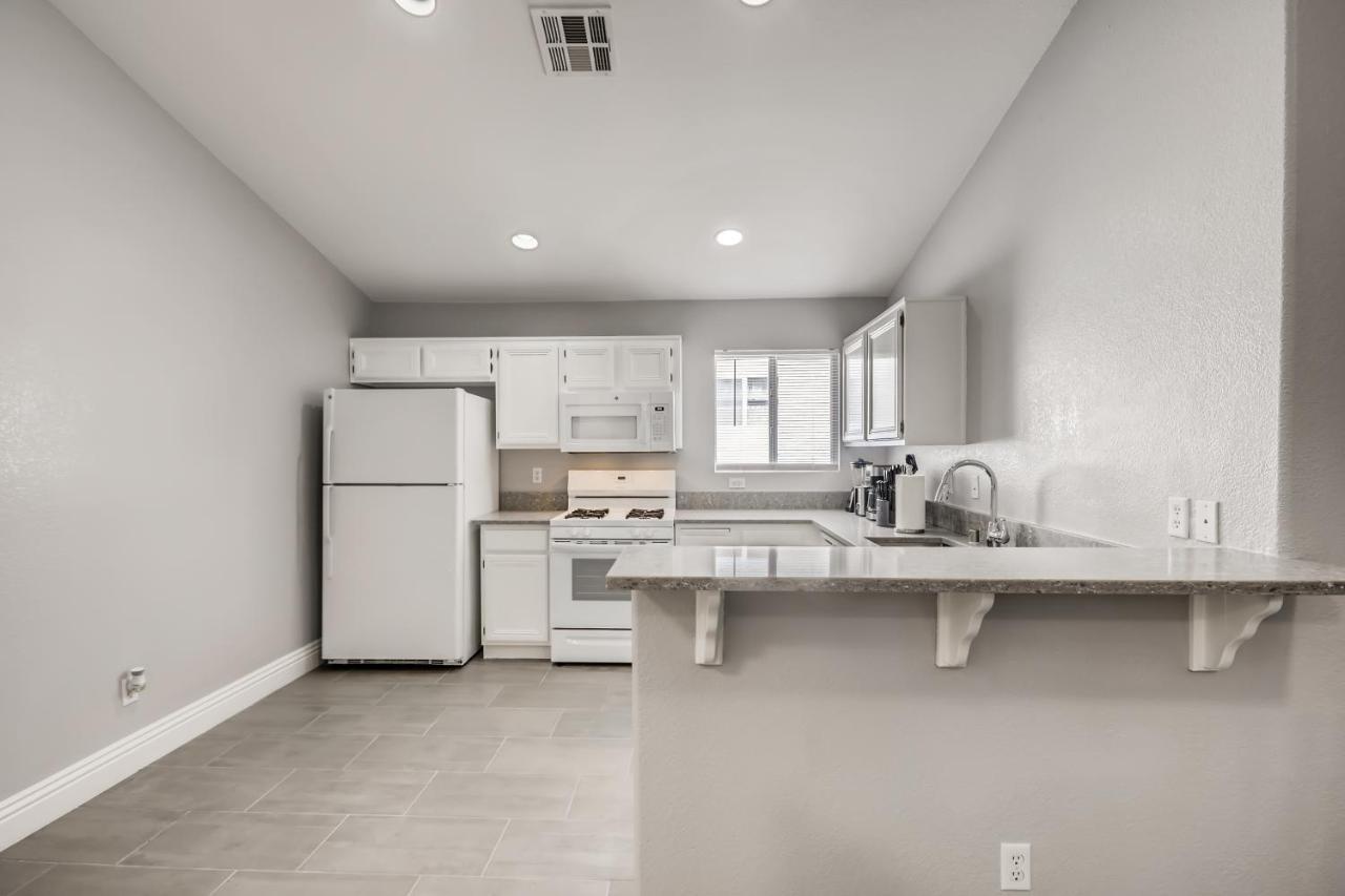 Luxurious House With A Pool, Spa, And Patio, Sleeps 6 Comfortably Las Vegas Eksteriør billede