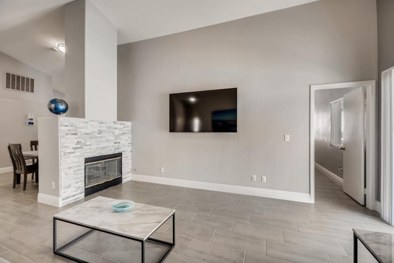 Luxurious House With A Pool, Spa, And Patio, Sleeps 6 Comfortably Las Vegas Eksteriør billede