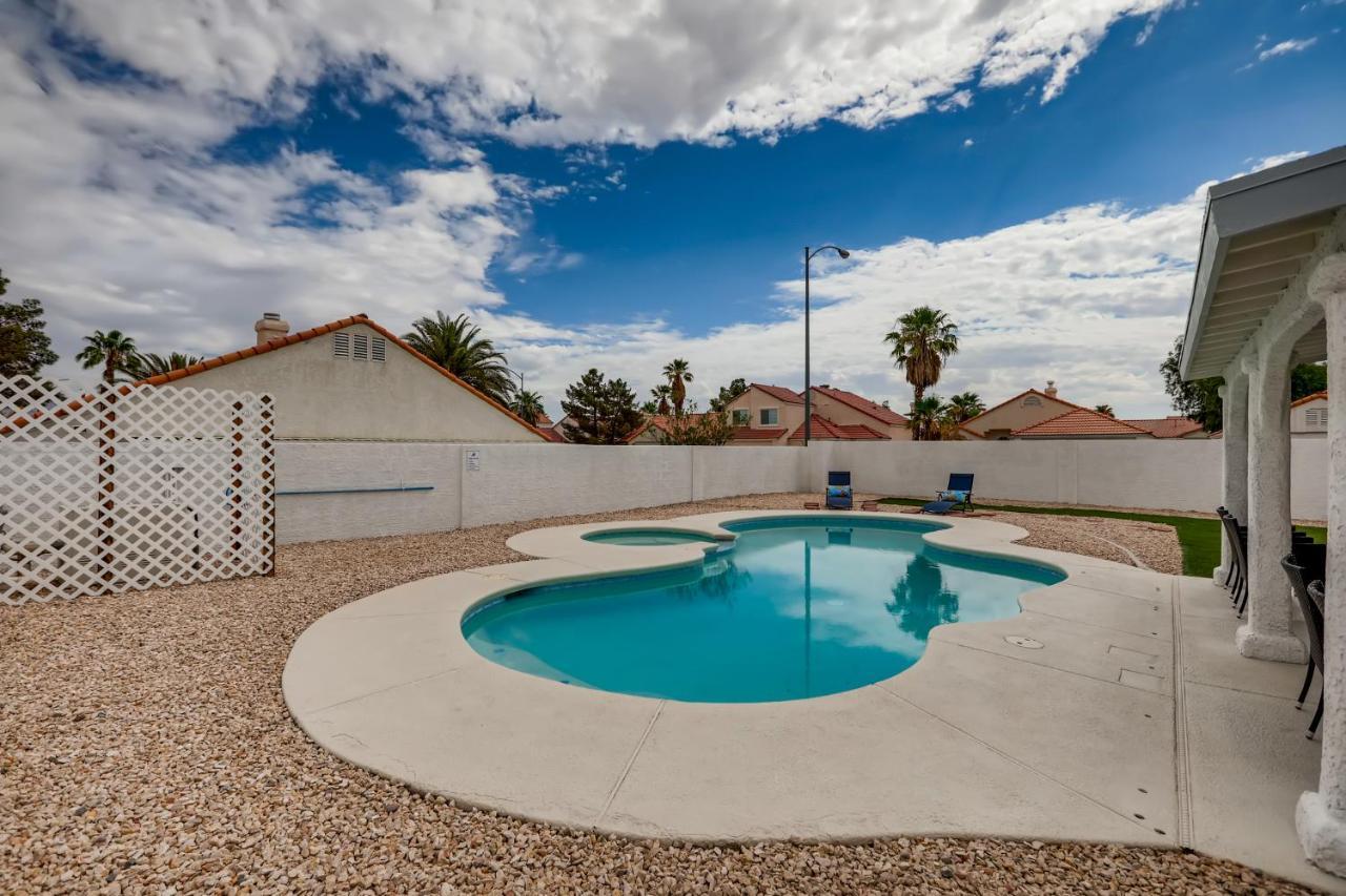 Luxurious House With A Pool, Spa, And Patio, Sleeps 6 Comfortably Las Vegas Eksteriør billede